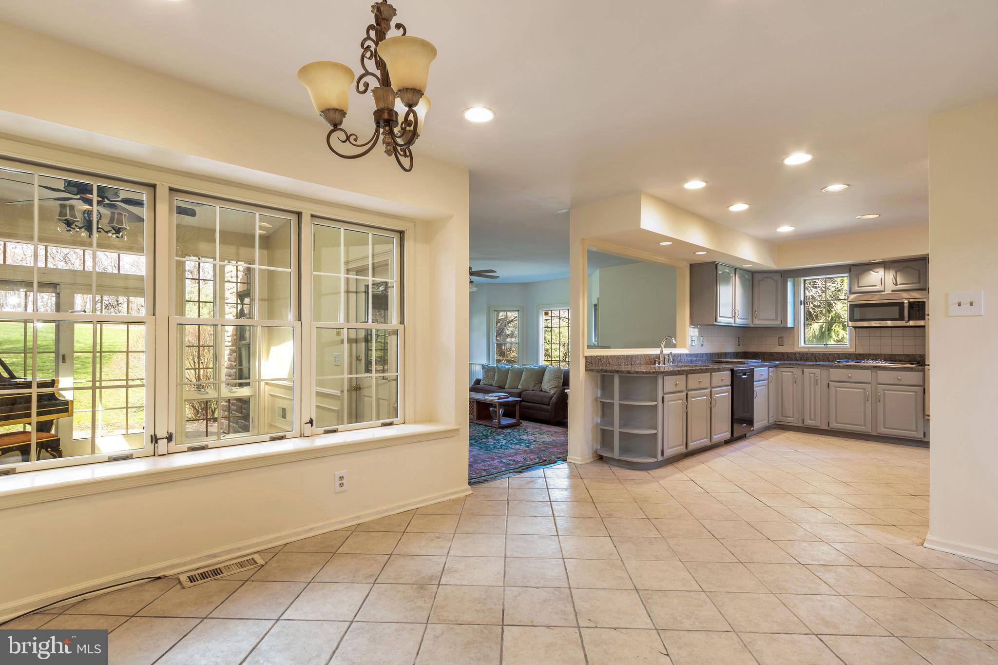 WINDWARD CHASE - Residential