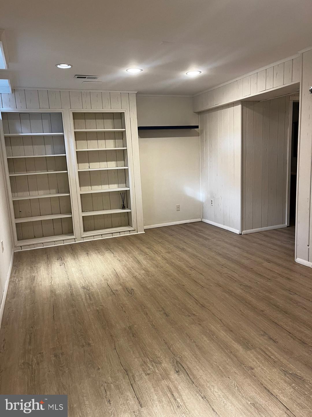 LEISHEAR VILLAGE - Residential