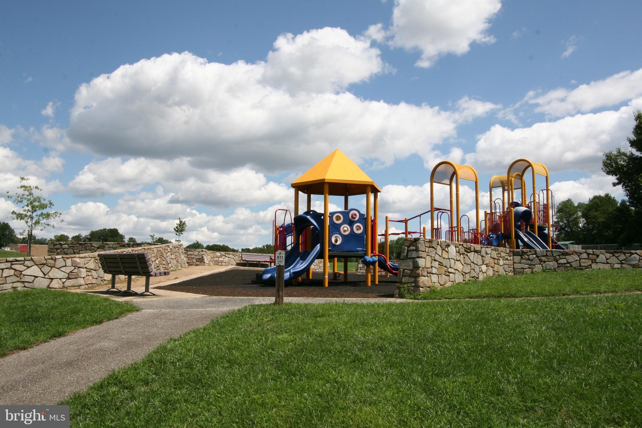 LEISHEAR VILLAGE - Residential