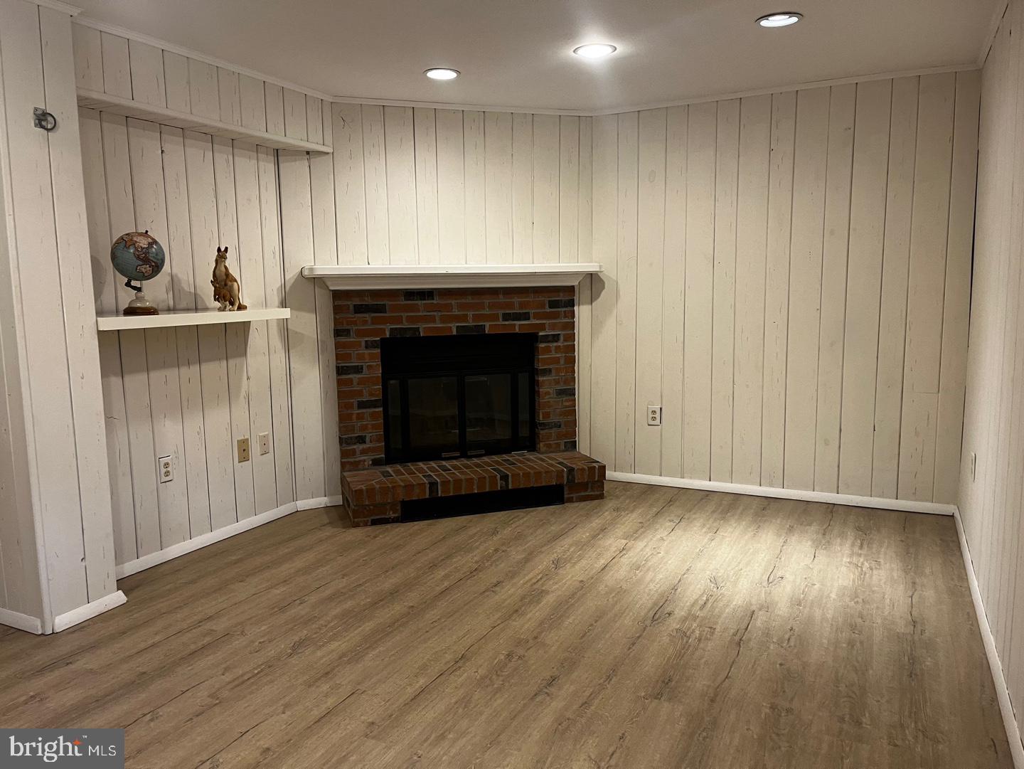 LEISHEAR VILLAGE - Residential