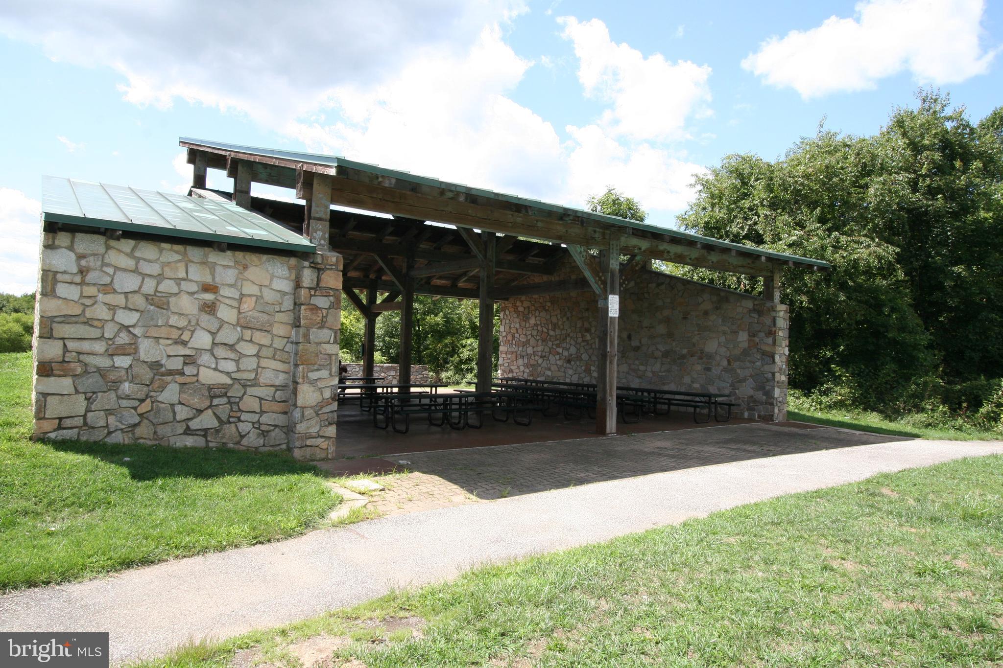 LEISHEAR VILLAGE - Residential