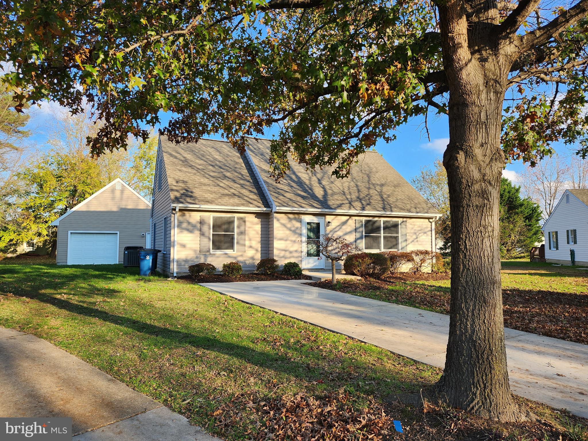 235 OLDE POINT LANE