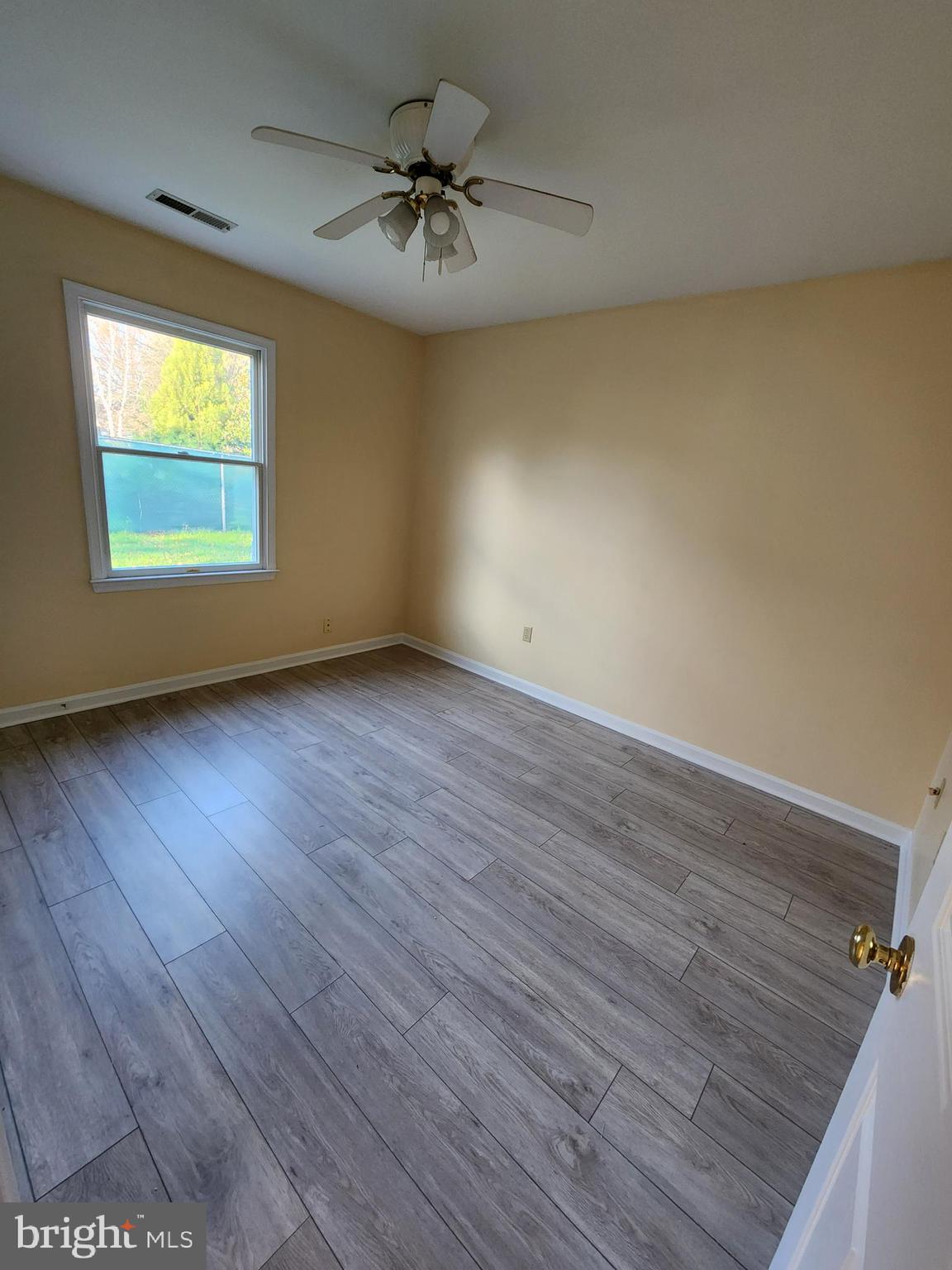 QUEENSTOWN VILLAGE - Residential Lease