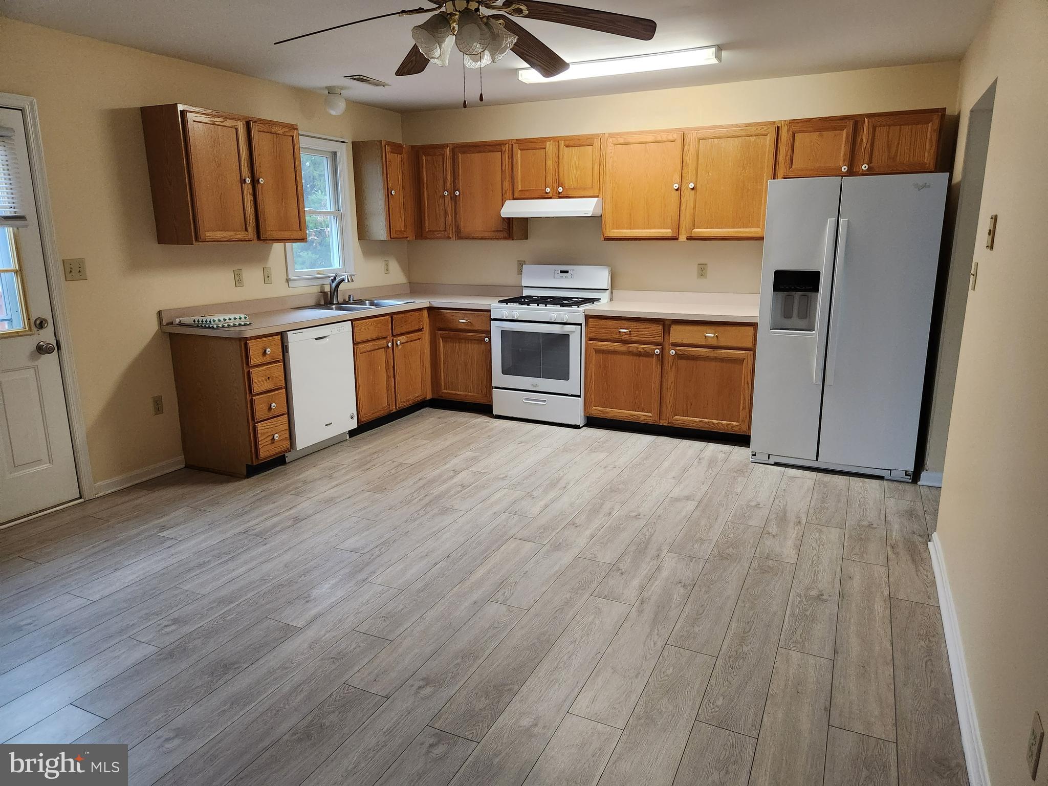 QUEENSTOWN VILLAGE - Residential Lease