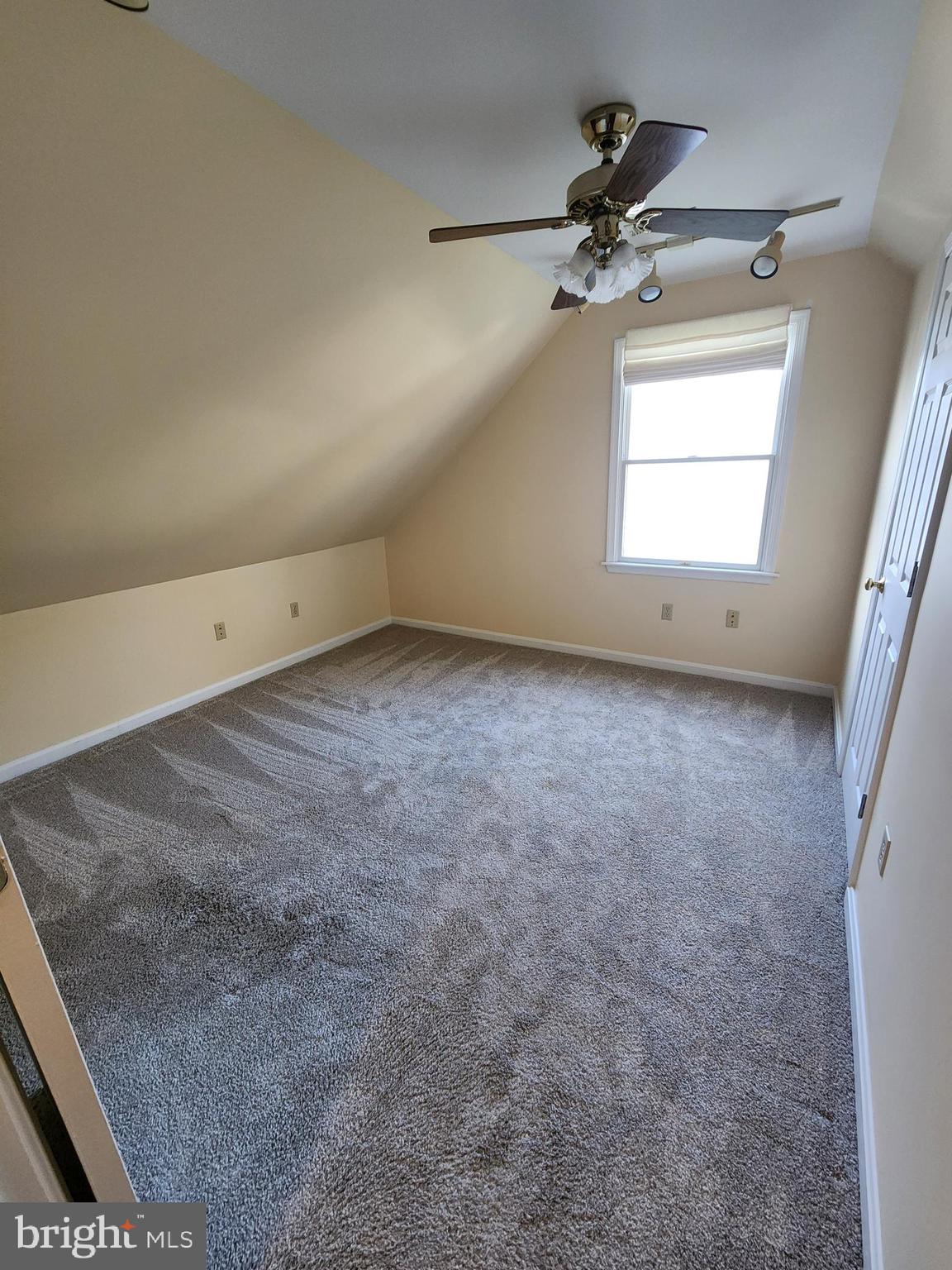 QUEENSTOWN VILLAGE - Residential Lease