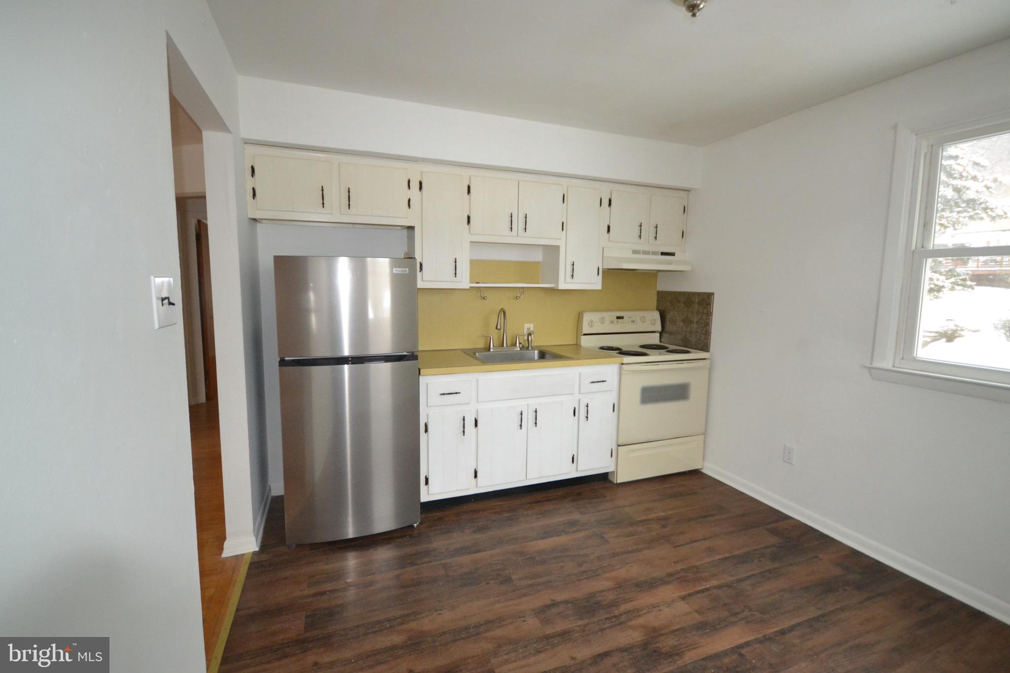 GLENSIDE - Residential Lease