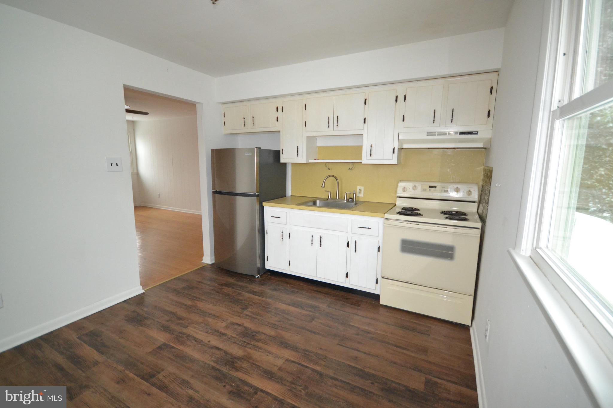 GLENSIDE - Residential Lease