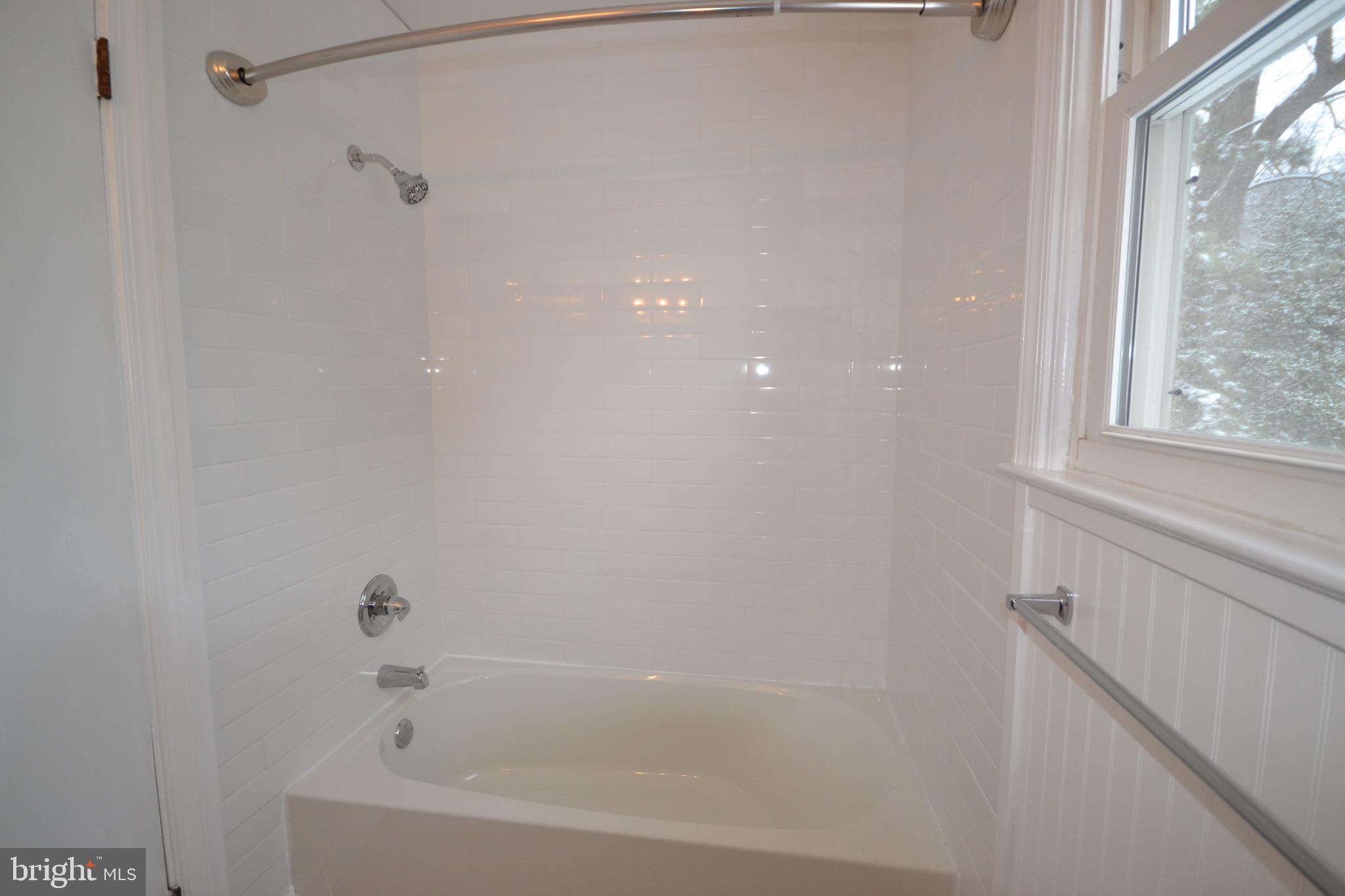 GLENSIDE - Residential Lease