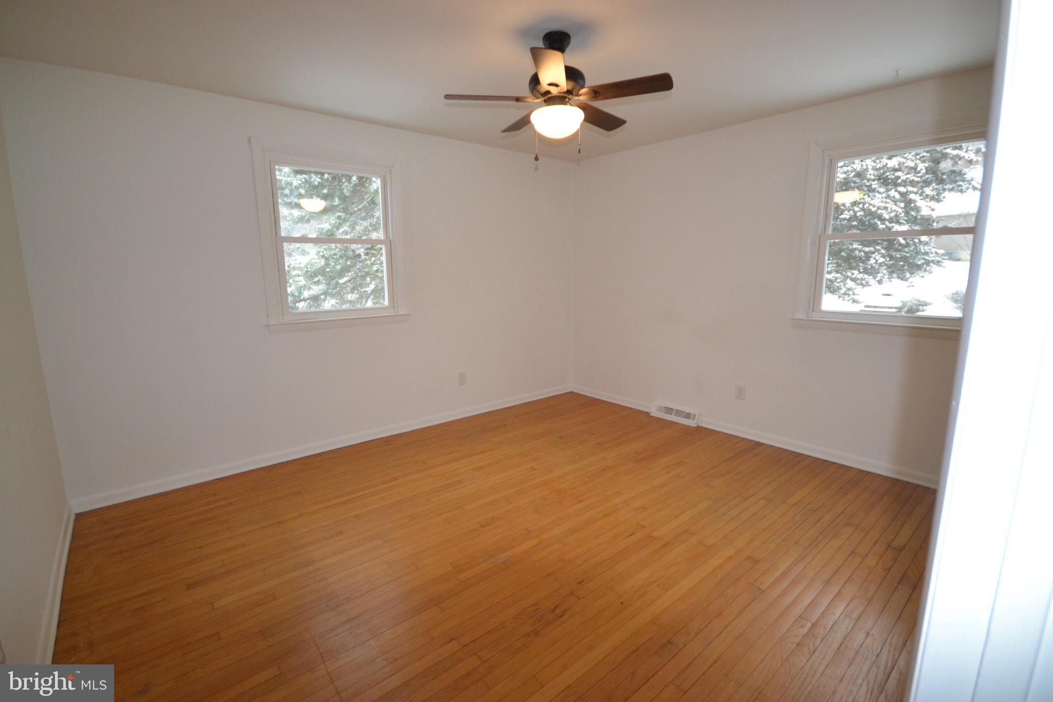 GLENSIDE - Residential Lease