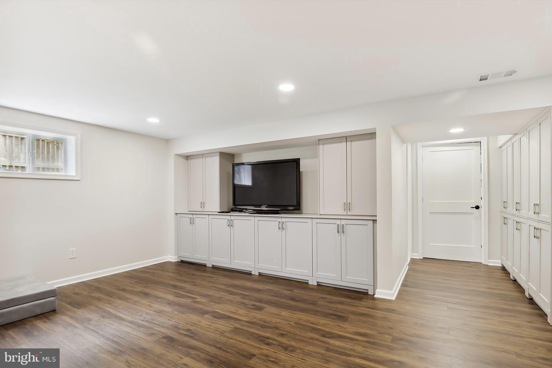 OLD FARM - Residential