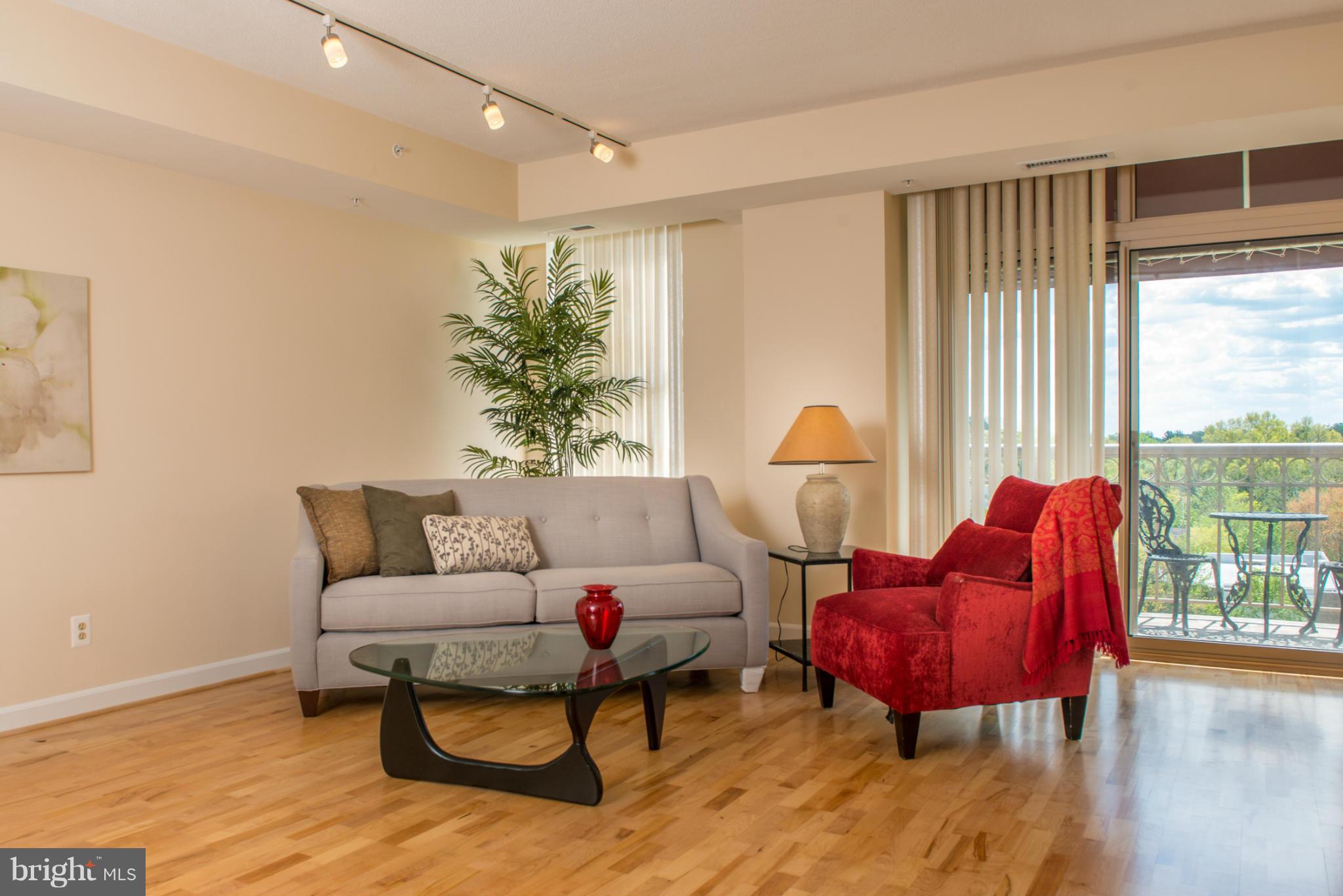 MADISON PARK CONDOMINIUMS - Residential