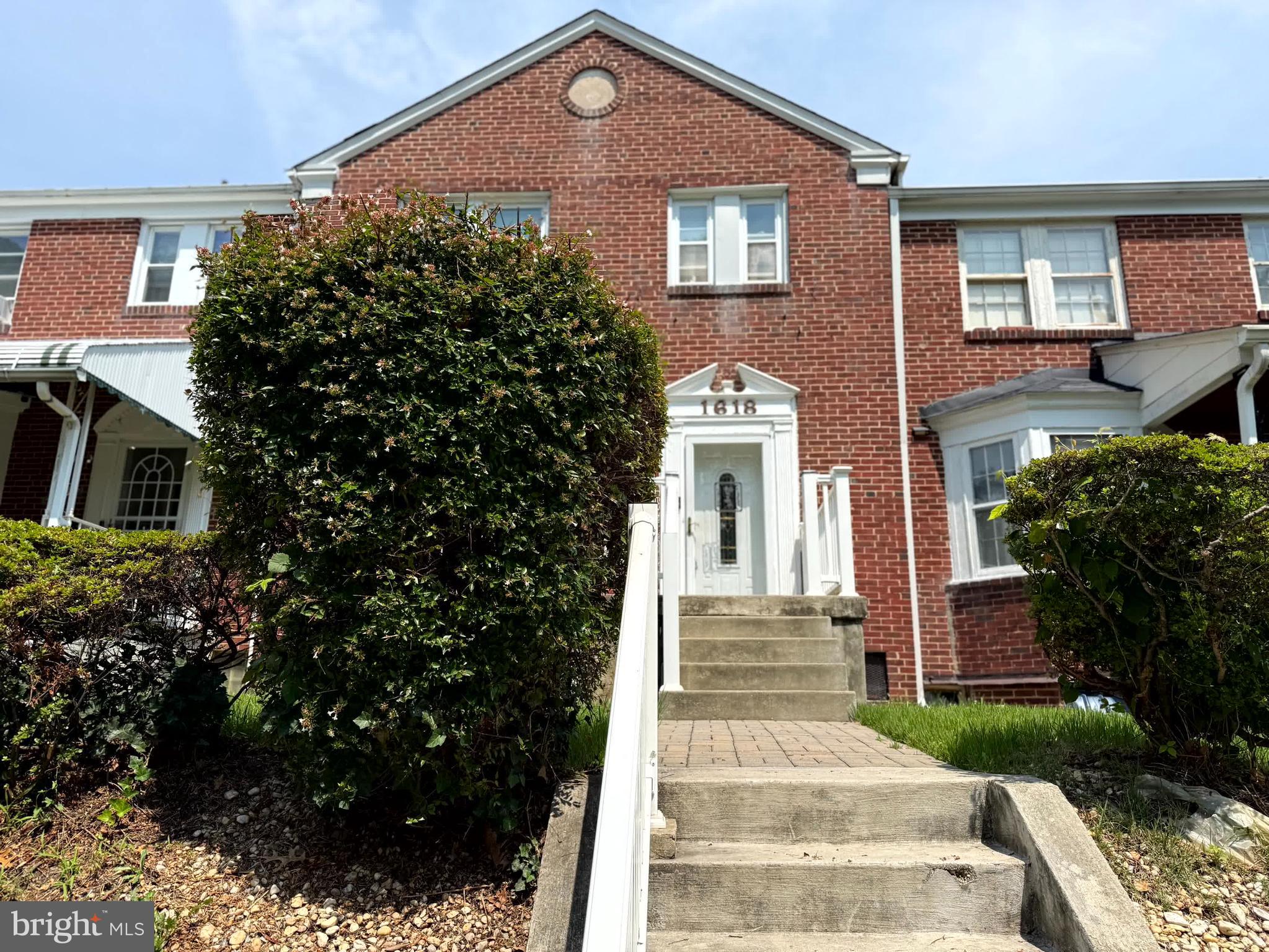 1618 ROUNDHILL ROAD
