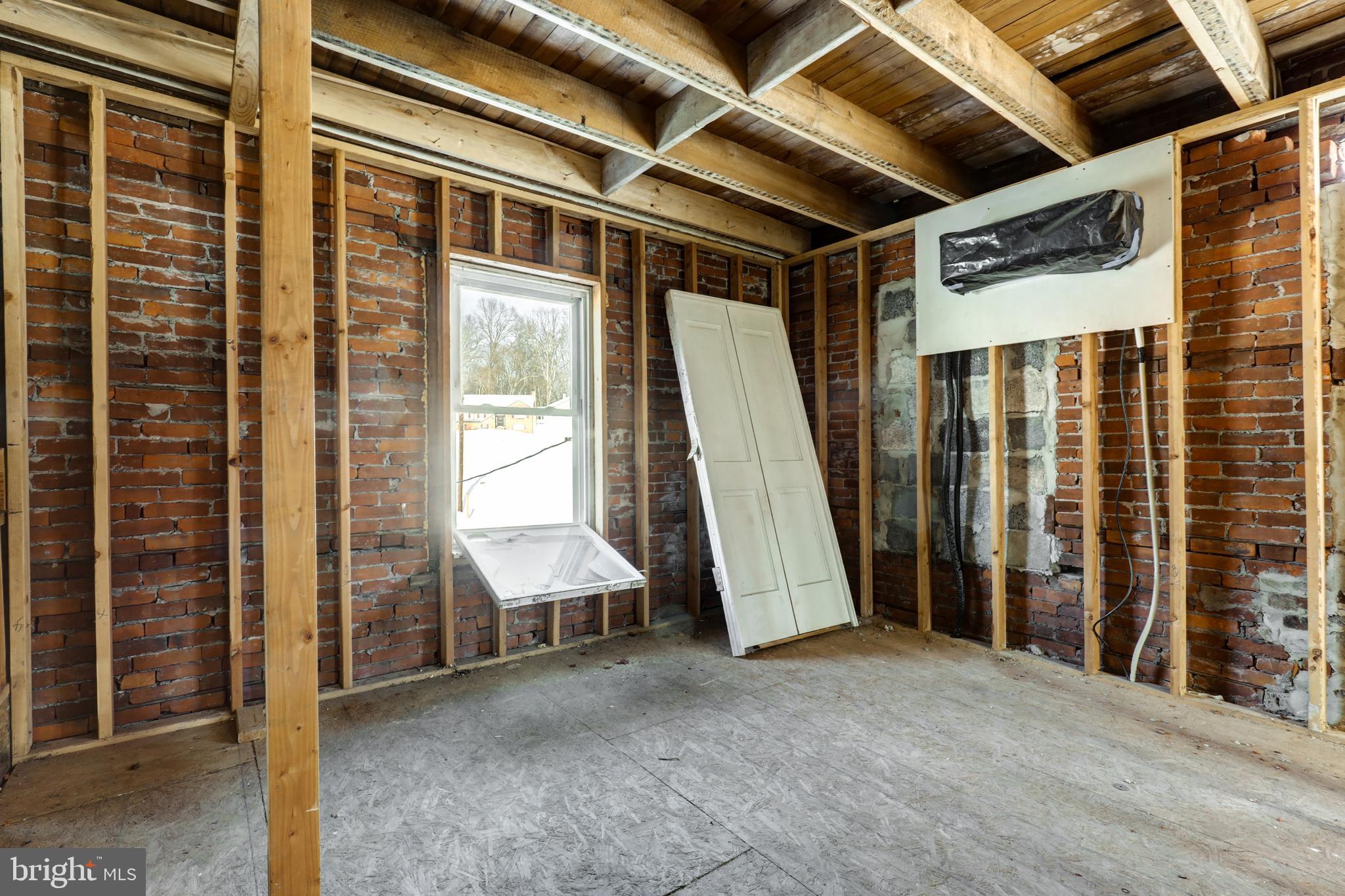 EAST FALLOWFIELD - Residential