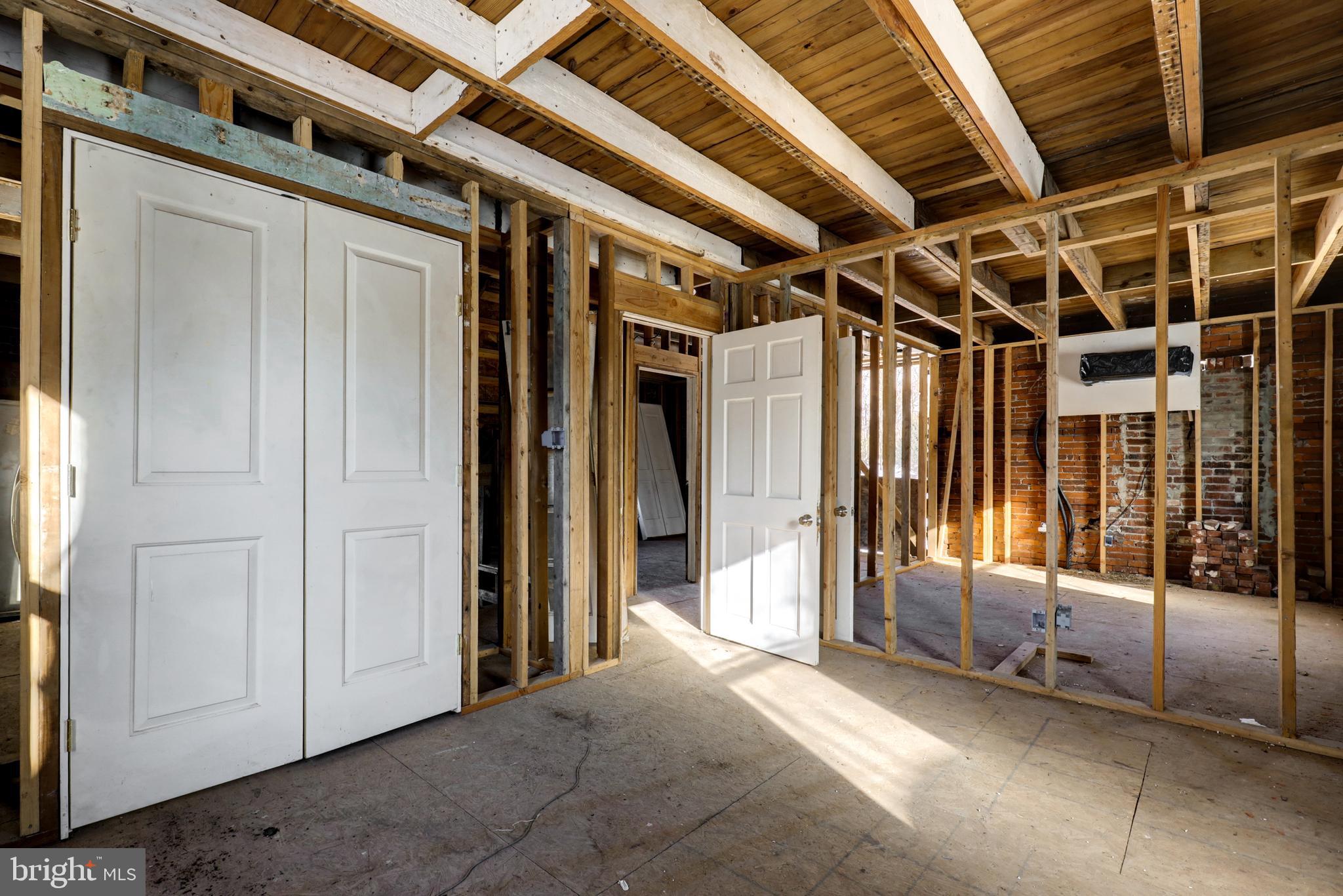 EAST FALLOWFIELD - Residential