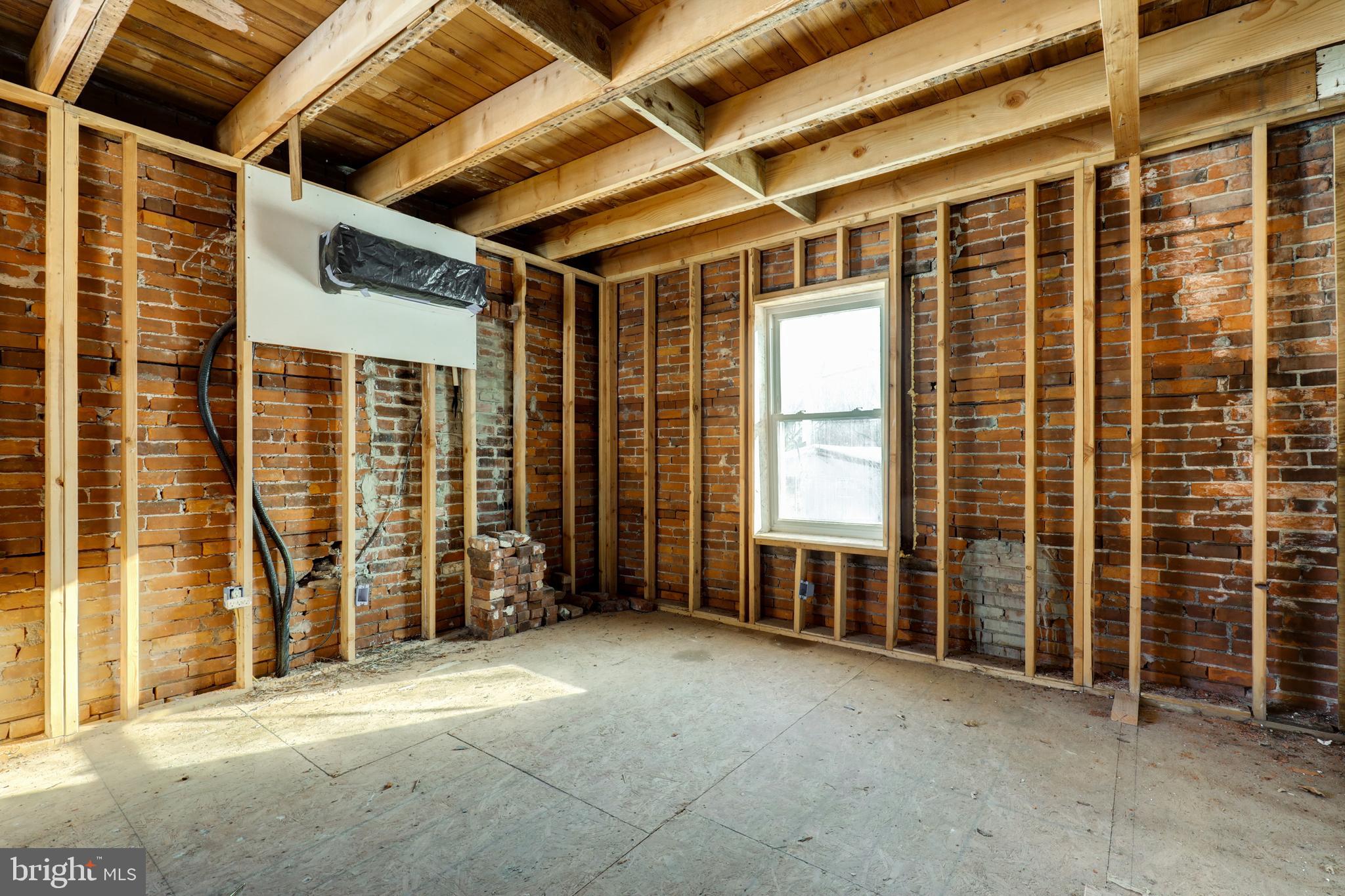 EAST FALLOWFIELD - Residential