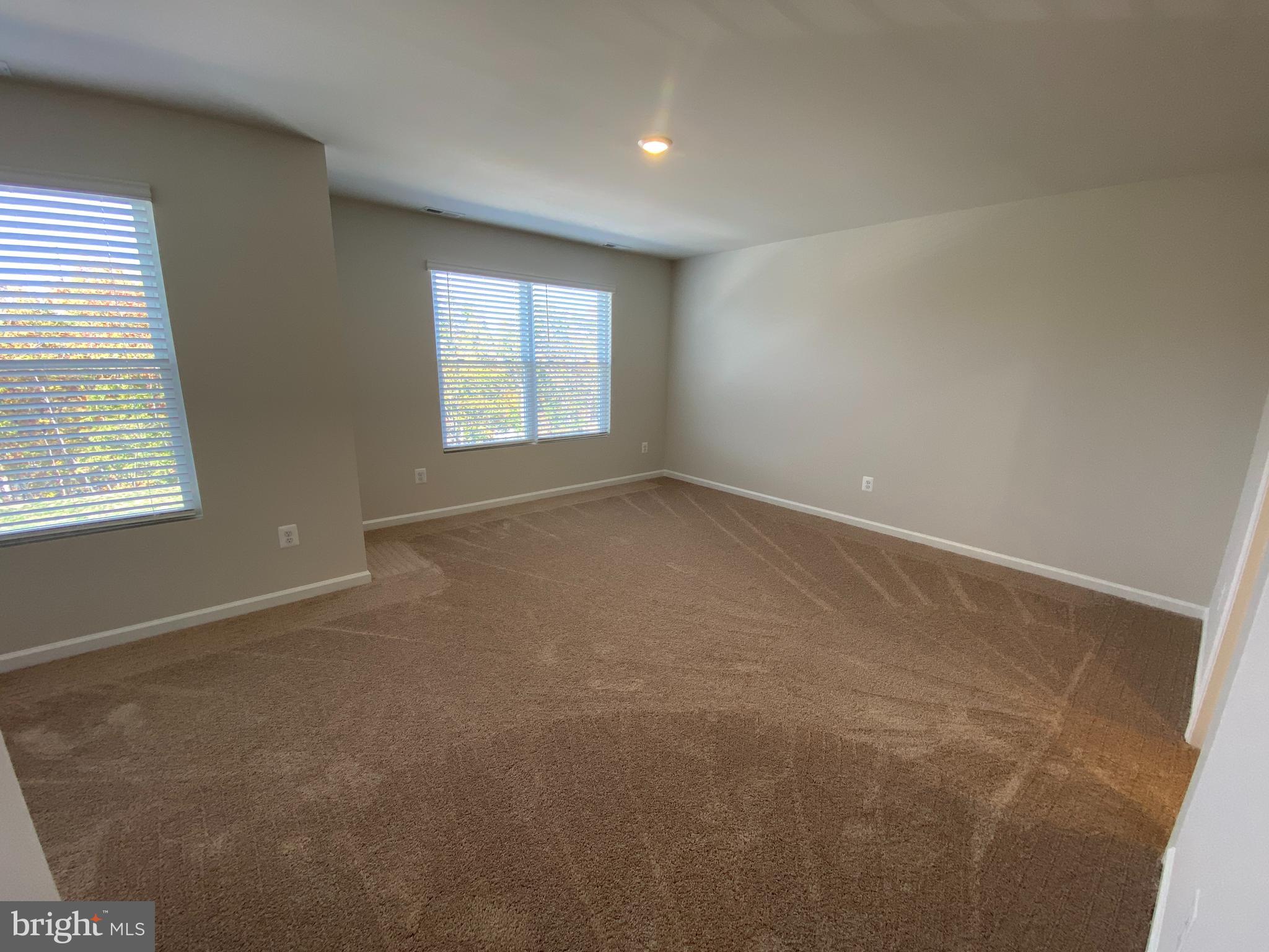 RIVERSIDE - Residential Lease