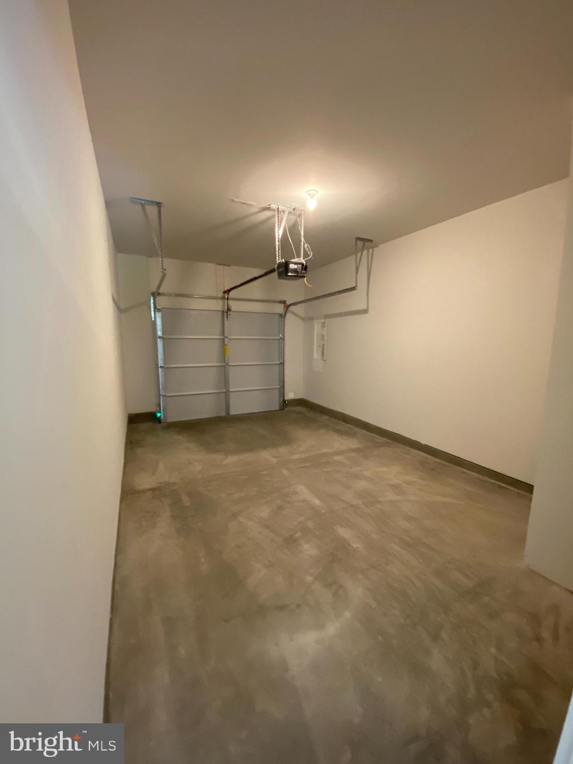 RIVERSIDE - Residential Lease