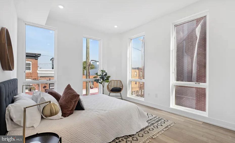 PORT RICHMOND - Residential Lease