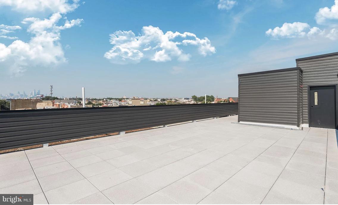 PORT RICHMOND - Residential Lease