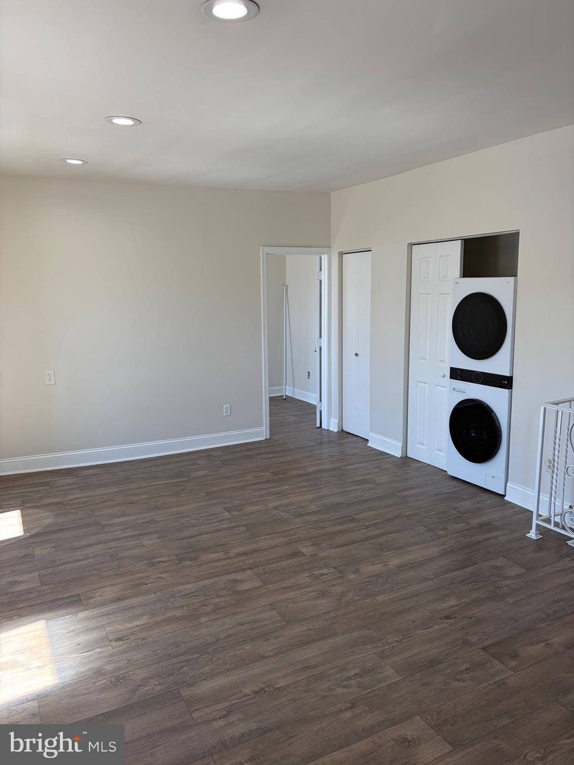 3245 ARAMINGO AVENUE