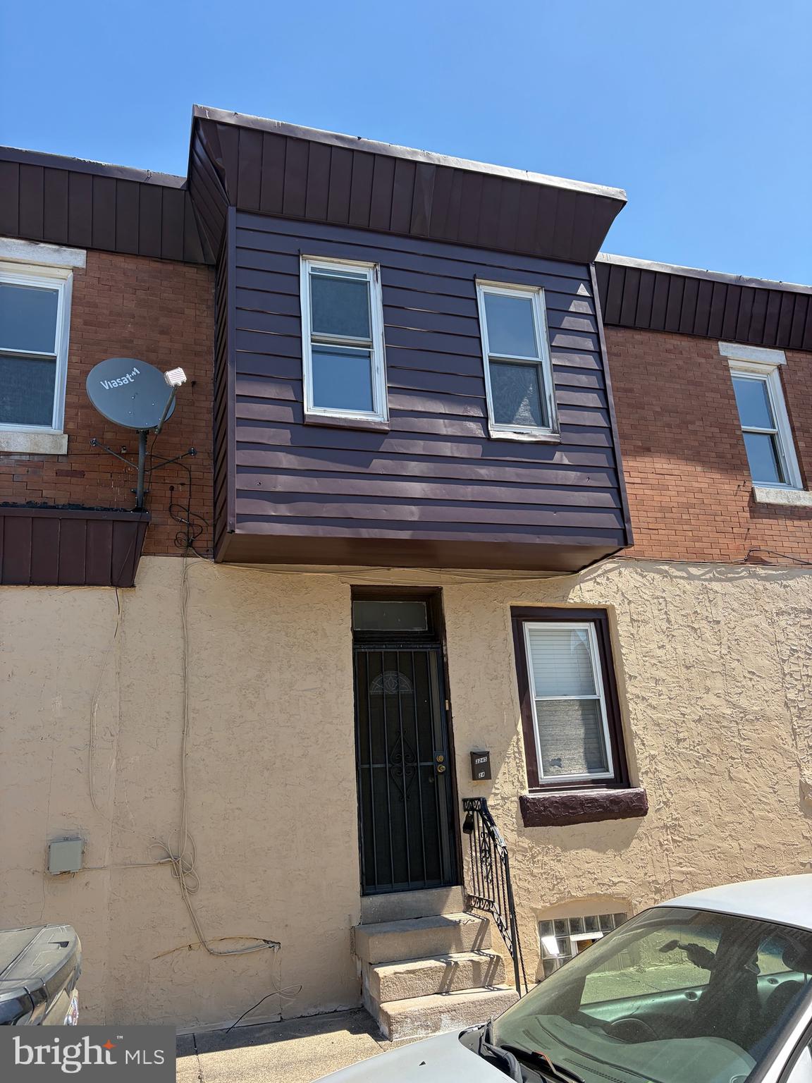 3245 ARAMINGO AVENUE