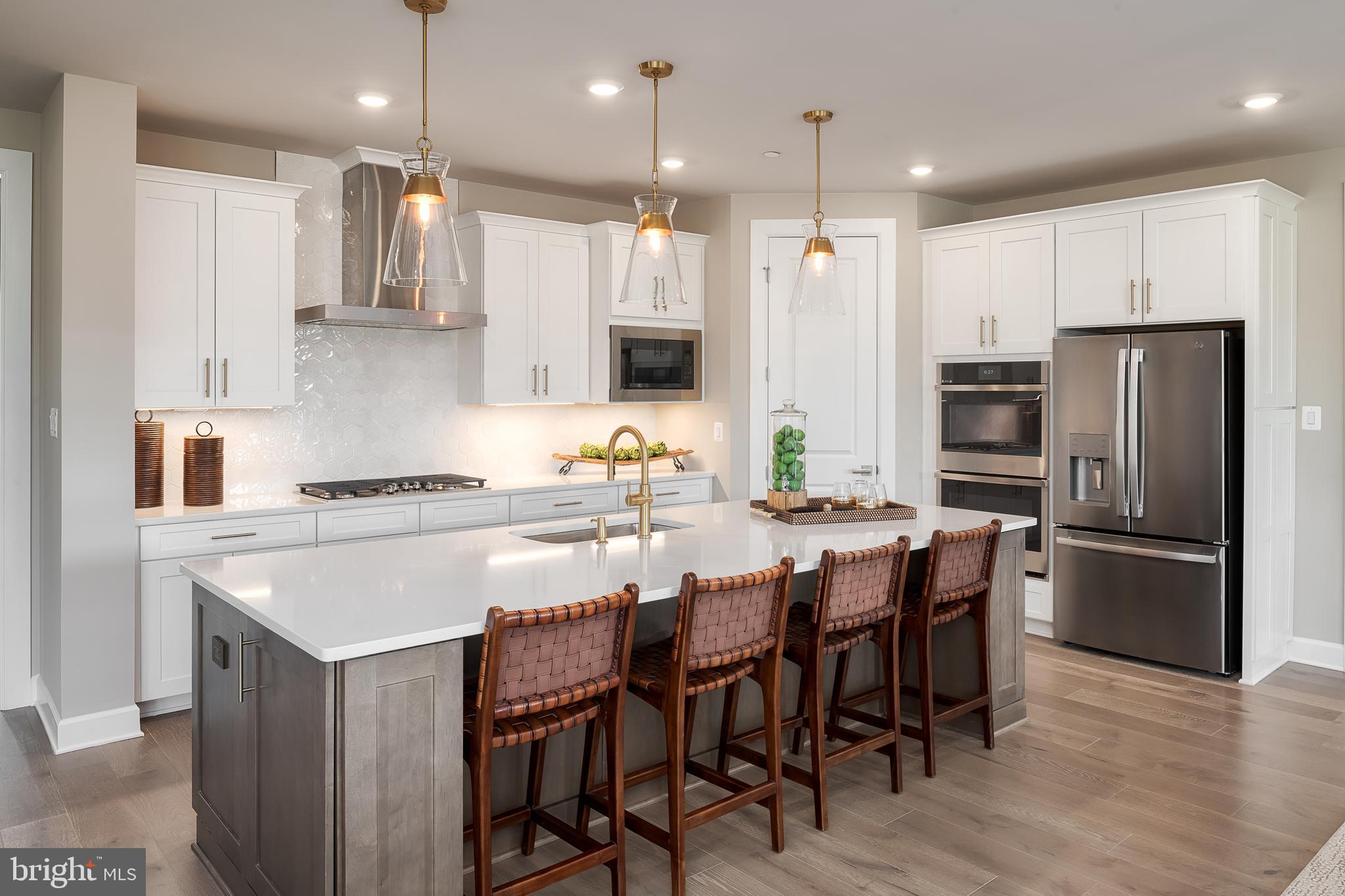 3787 WESTMOUNT PARKWAY