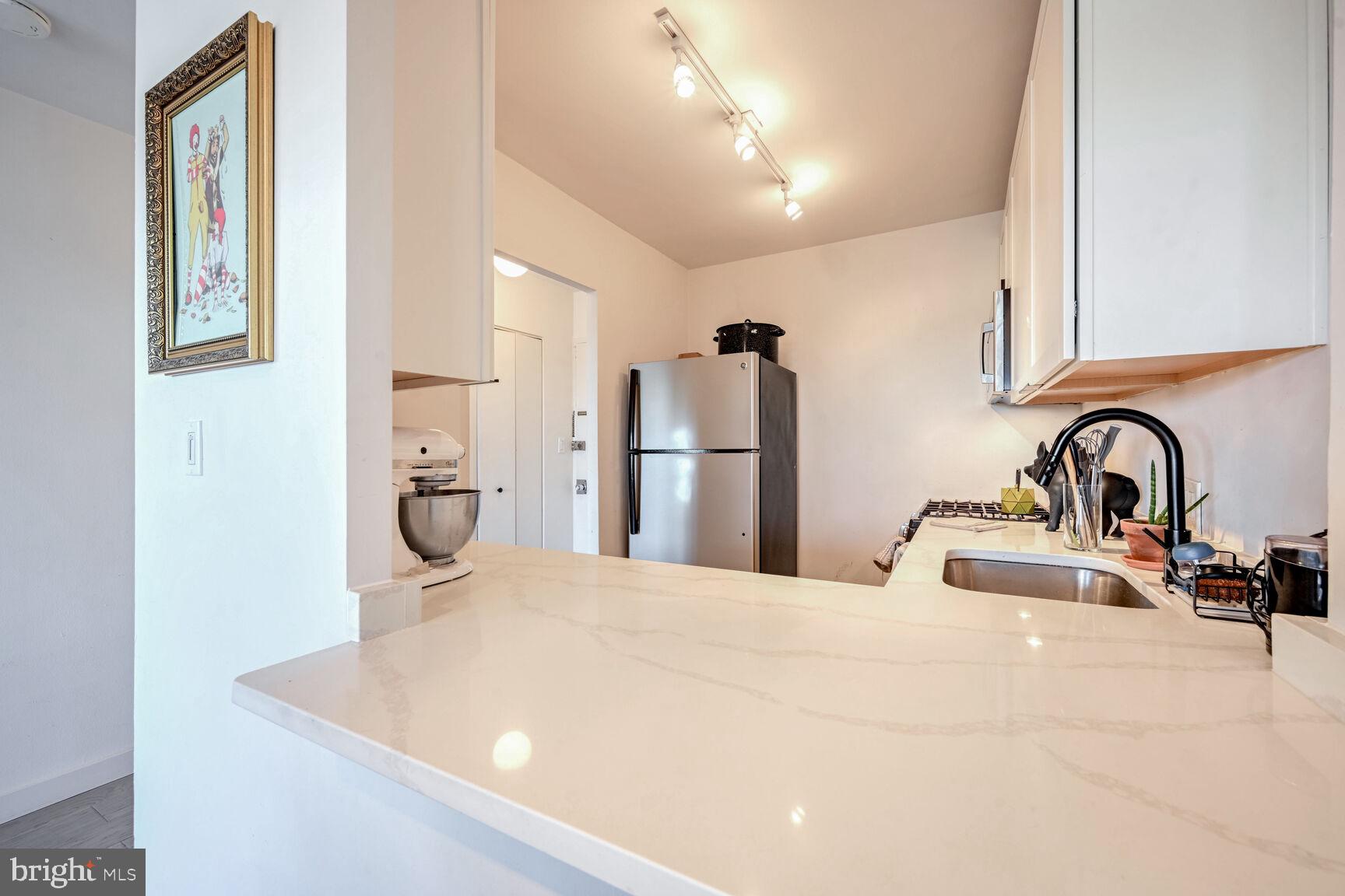 1330 NEW HAMPSHIRE AVENUE NW 822