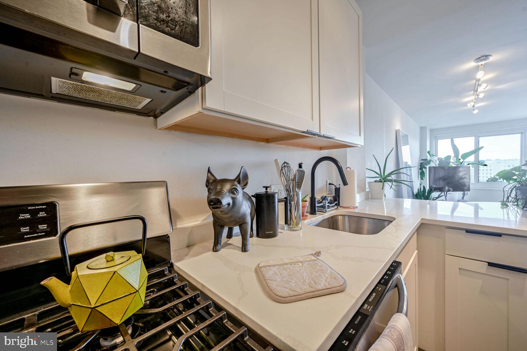 1330 NEW HAMPSHIRE AVENUE NW 822