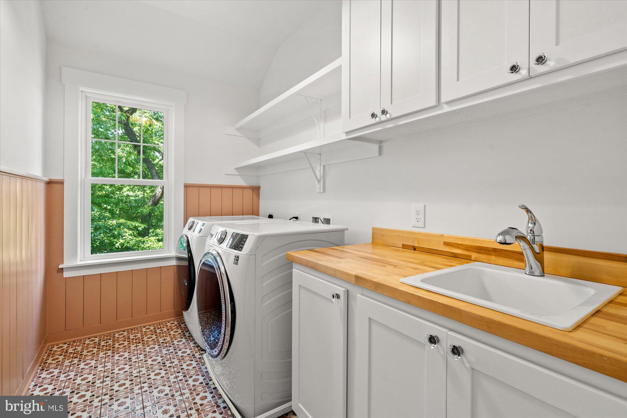 BEVERLEY HILLS - Residential