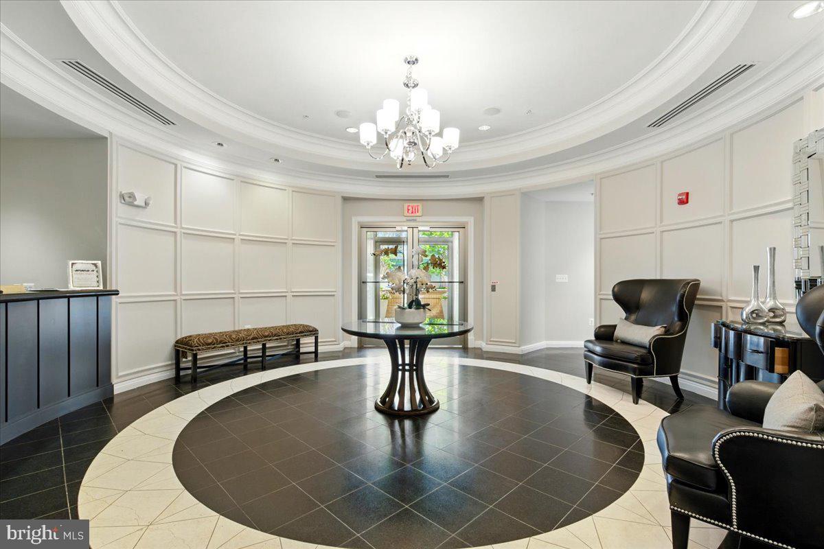 SAVOY AT RESTON TOWN CENTER - Residential