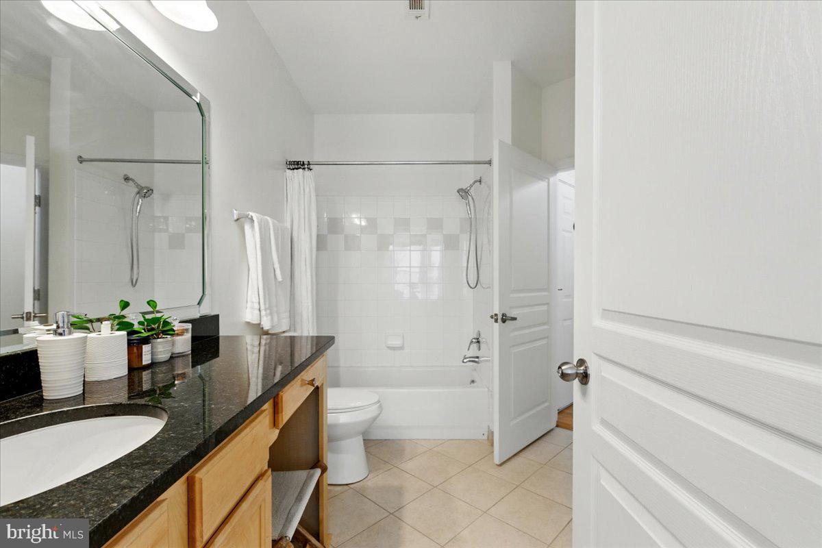 SAVOY AT RESTON TOWN CENTER - Residential