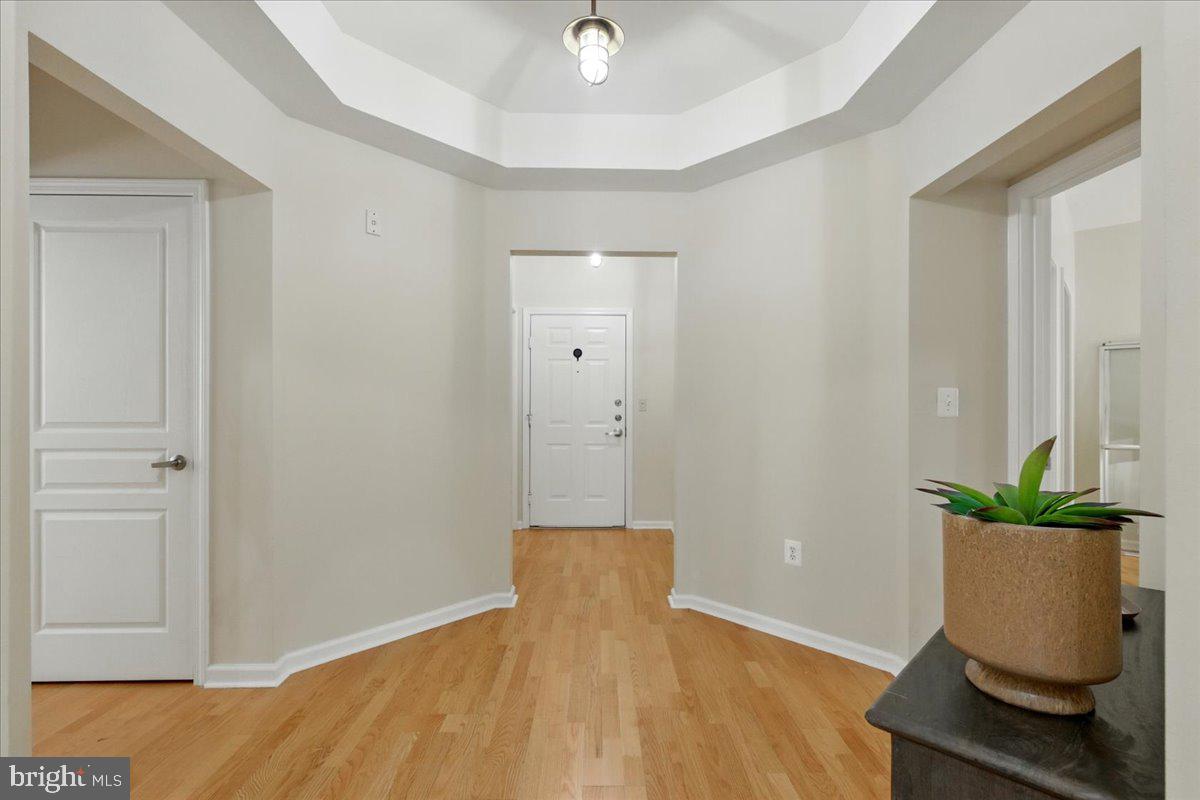 SAVOY AT RESTON TOWN CENTER - Residential