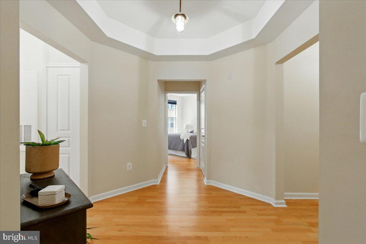 SAVOY AT RESTON TOWN CENTER - Residential