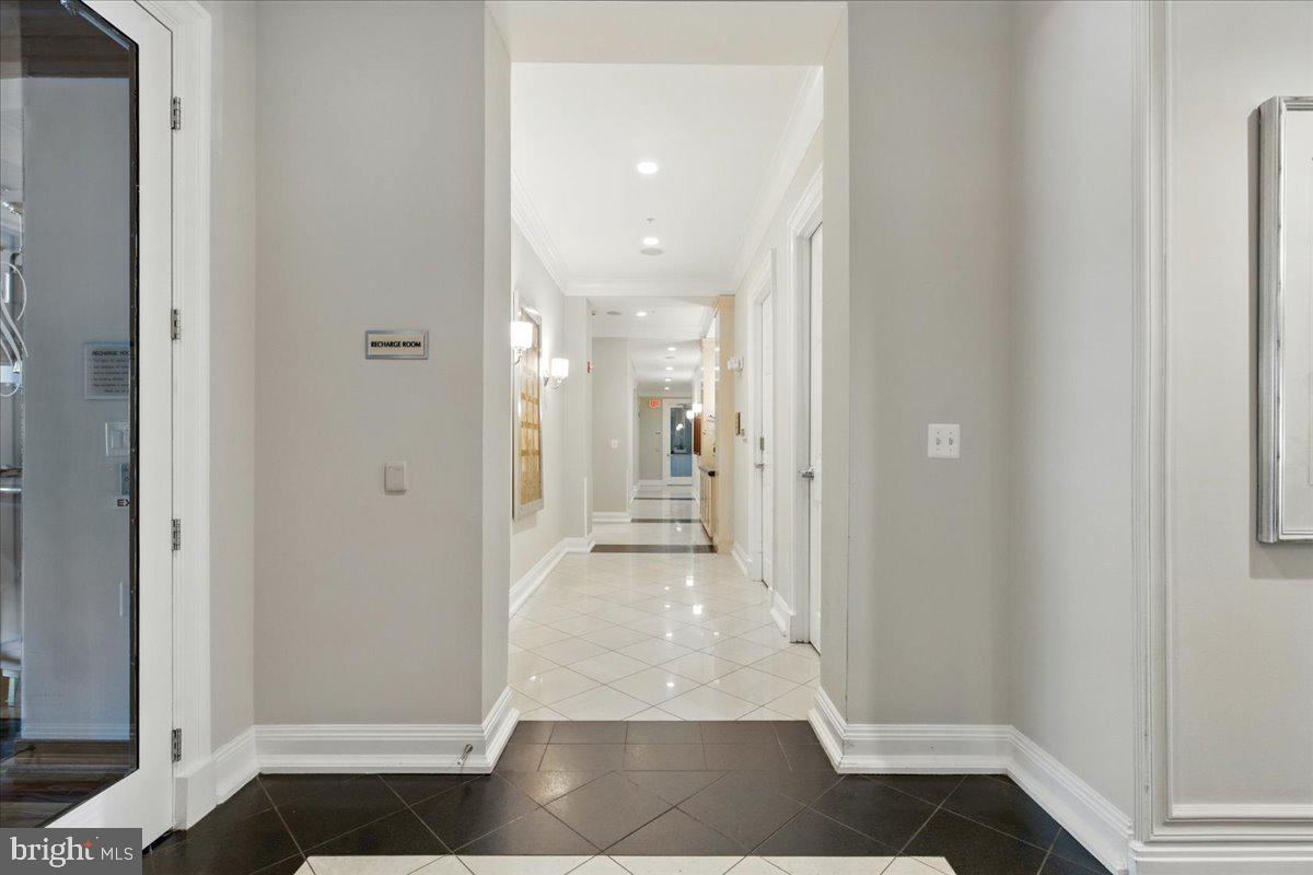 SAVOY AT RESTON TOWN CENTER - Residential