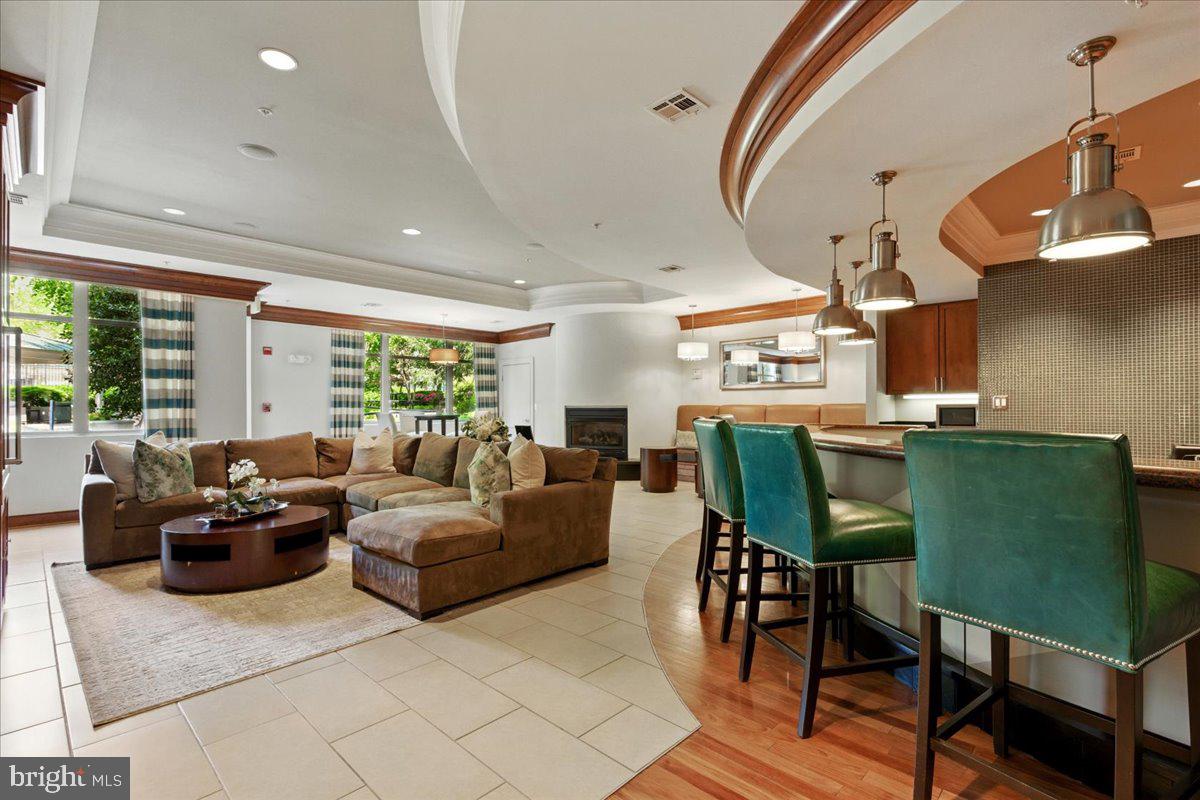 SAVOY AT RESTON TOWN CENTER - Residential