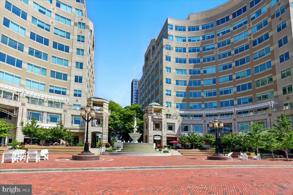 SAVOY AT RESTON TOWN CENTER - Residential