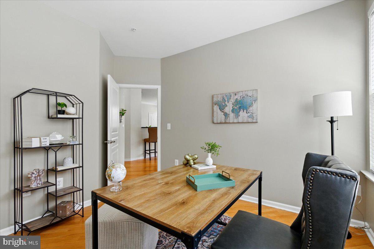 SAVOY AT RESTON TOWN CENTER - Residential