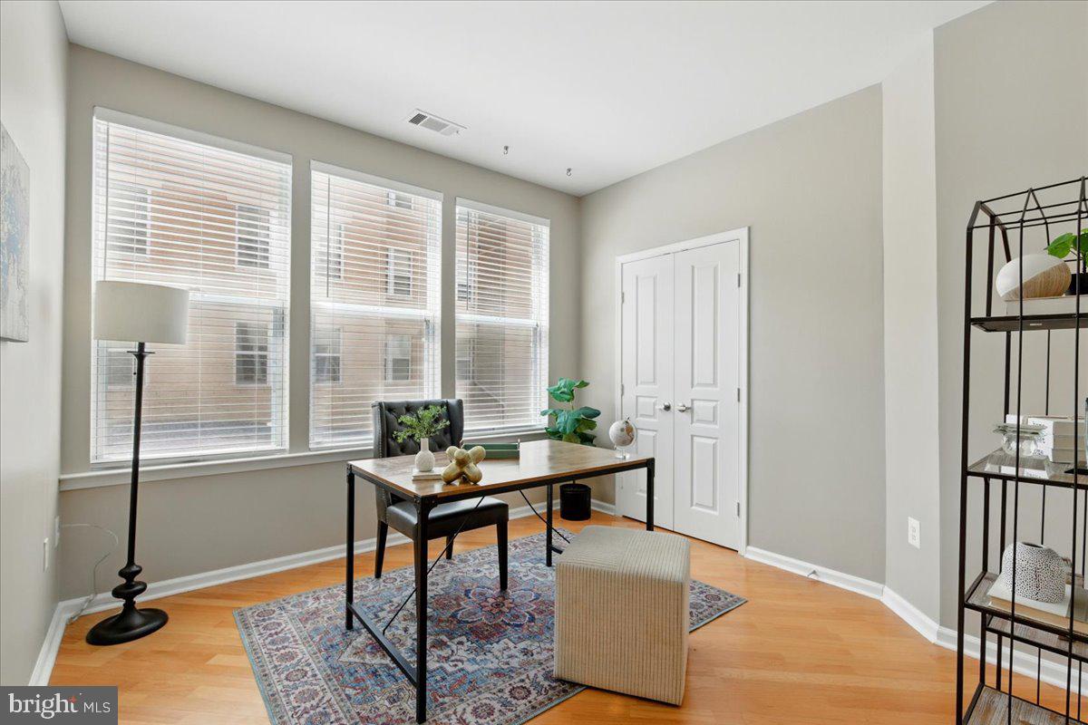 SAVOY AT RESTON TOWN CENTER - Residential