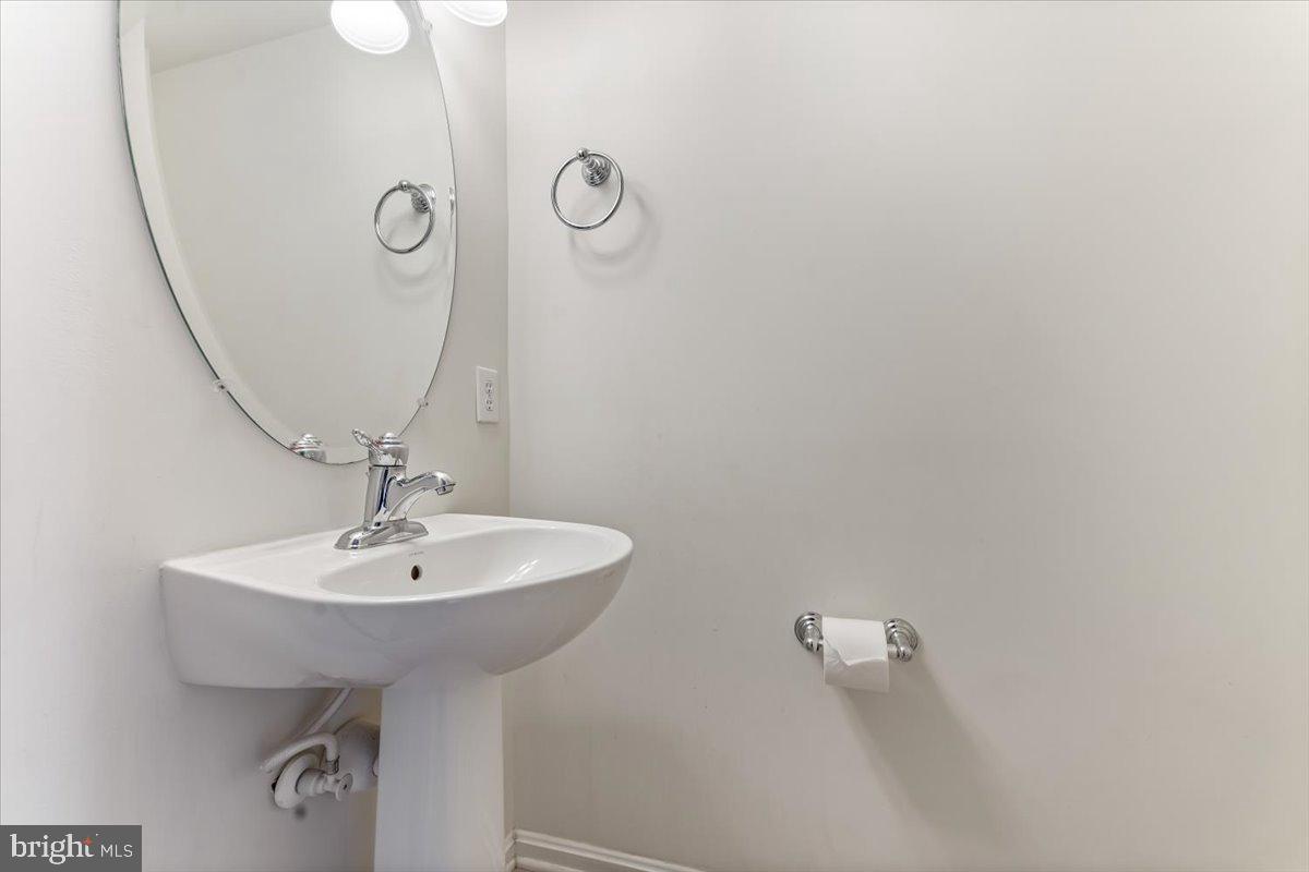 LONGFORD CROSSING - Residential Lease