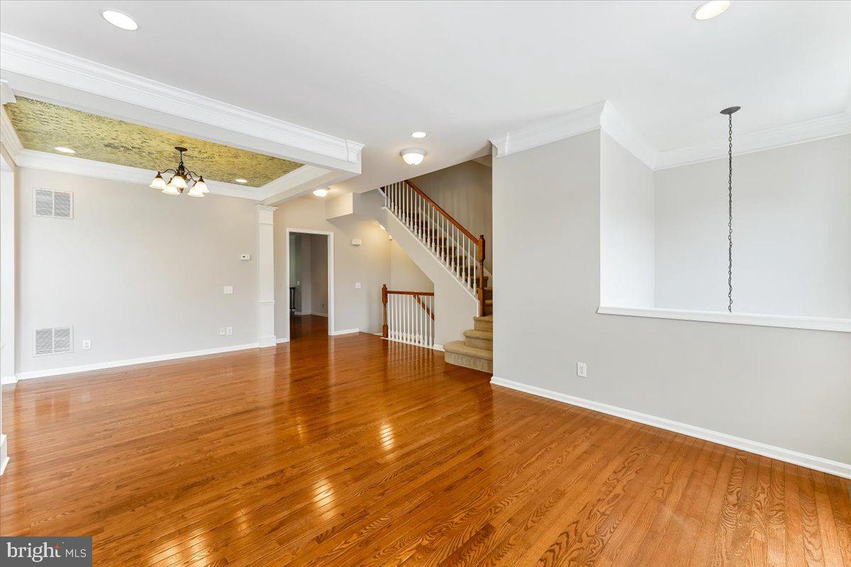 LONGFORD CROSSING - Residential Lease