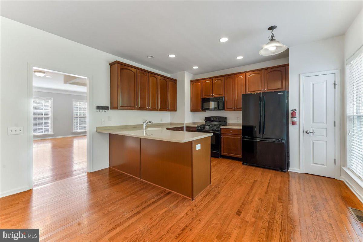 LONGFORD CROSSING - Residential Lease