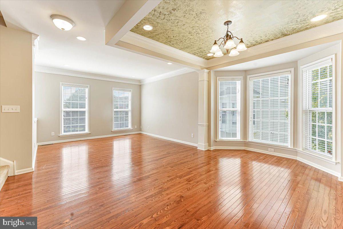 LONGFORD CROSSING - Residential Lease