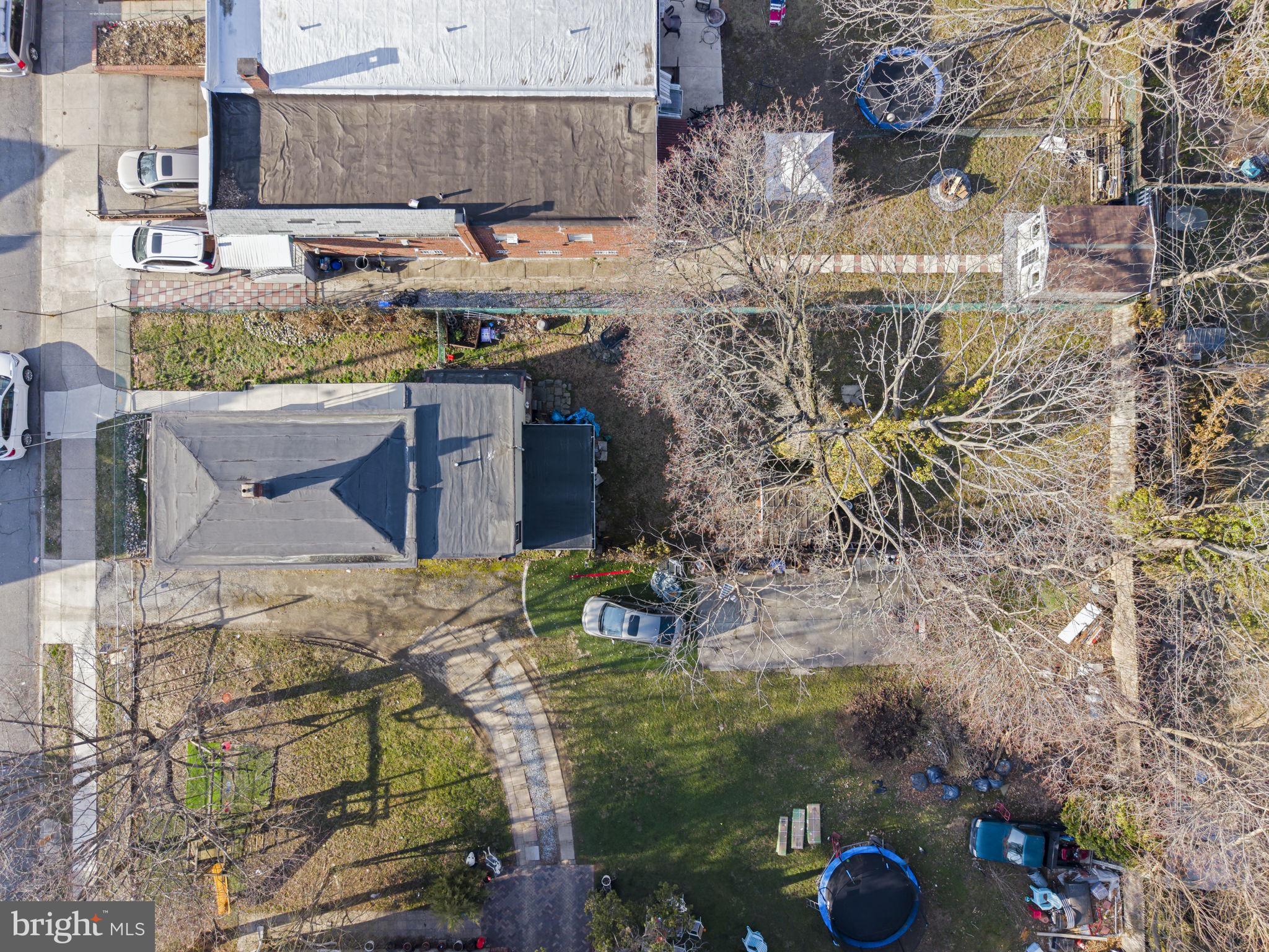 LAWNDALE - Residential