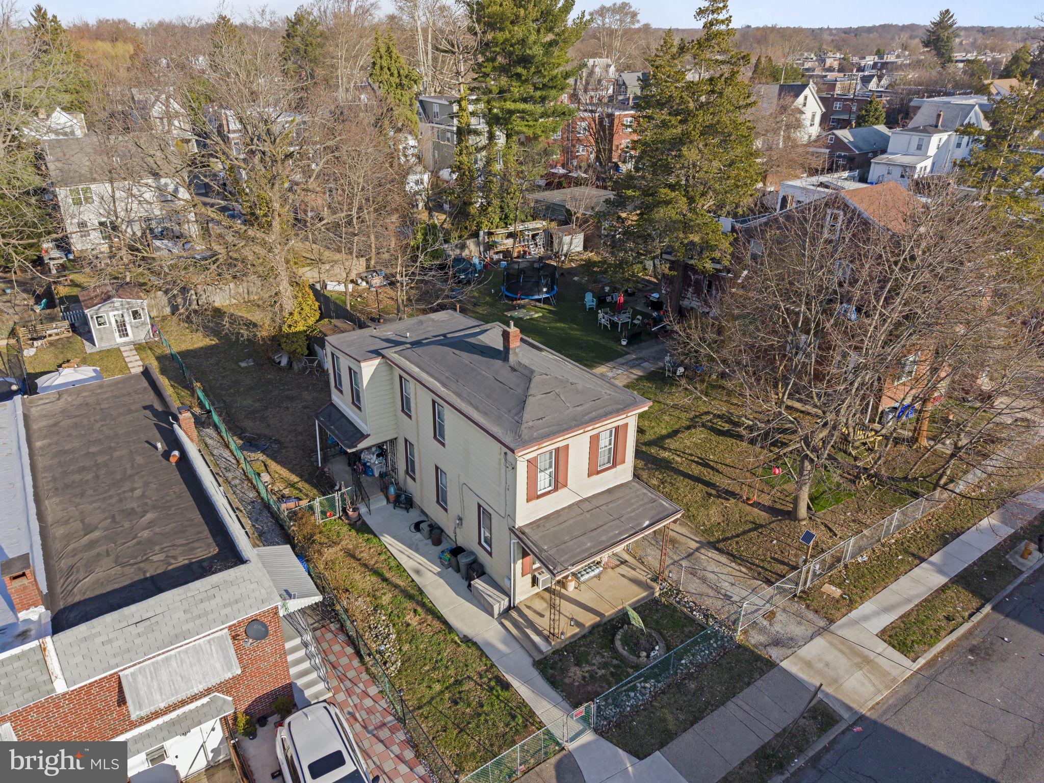 LAWNDALE - Residential