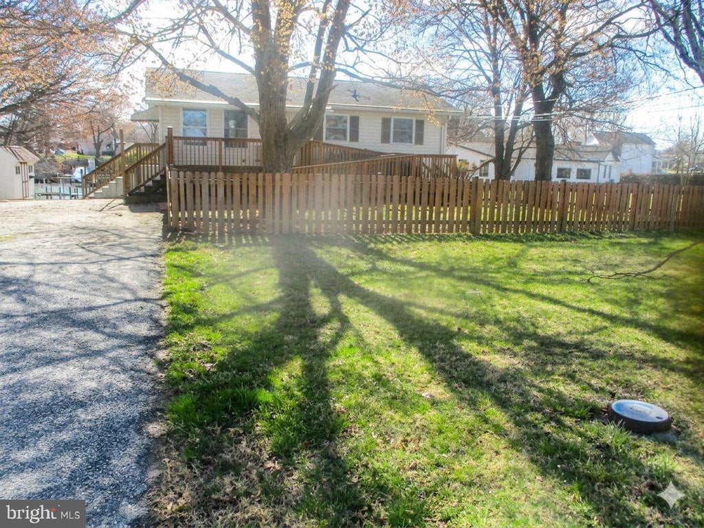 Photo of 229 Saint Marys Rd, BALTIMORE, MD 21221 (MLS # MDBC2155318)