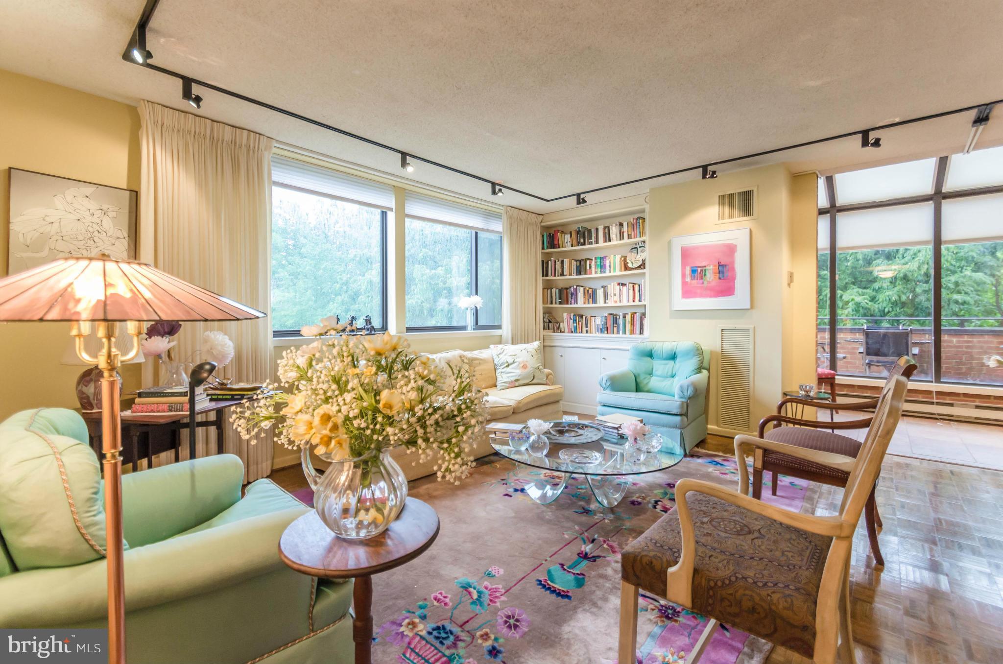 HARPER HOUSE CONDOMINIUMS - Residential