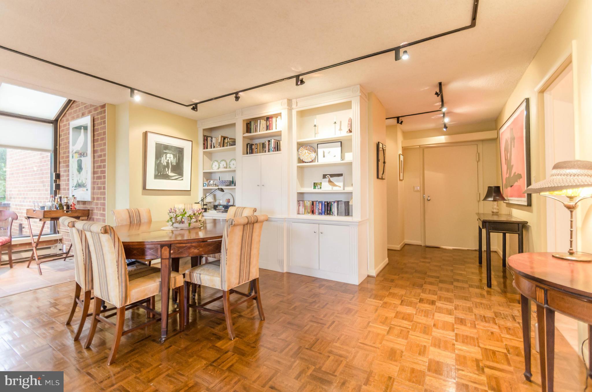 HARPER HOUSE CONDOMINIUMS - Residential