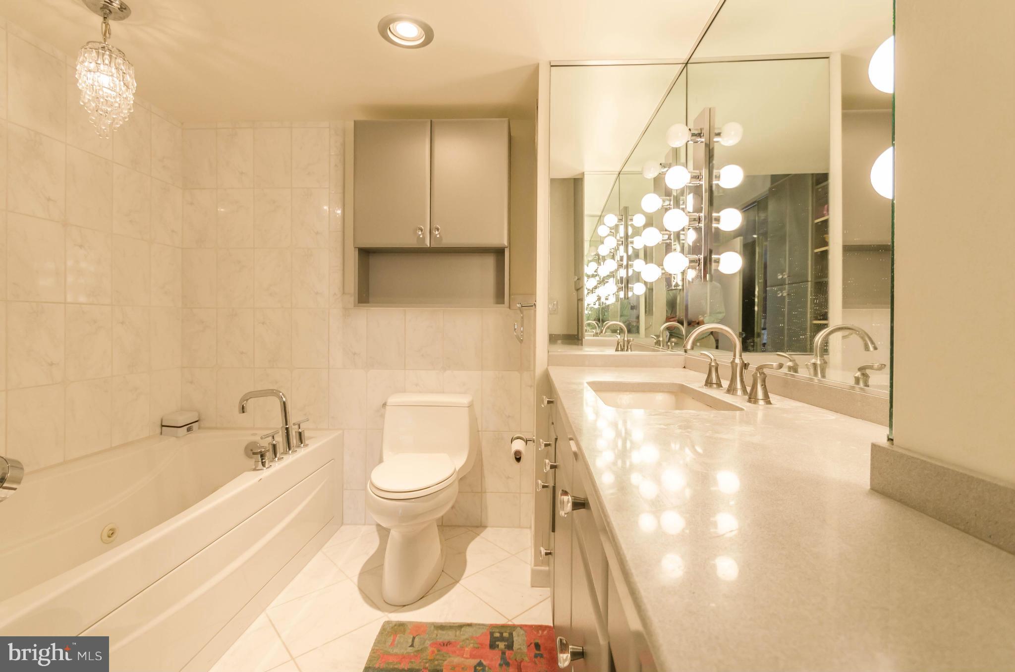 HARPER HOUSE CONDOMINIUMS - Residential