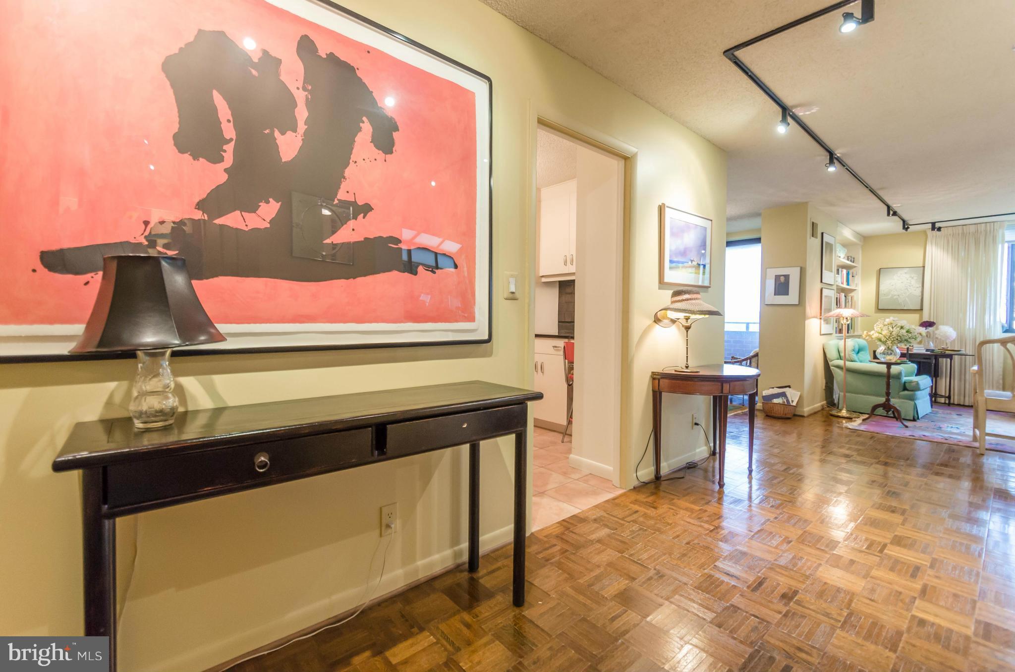 HARPER HOUSE CONDOMINIUMS - Residential