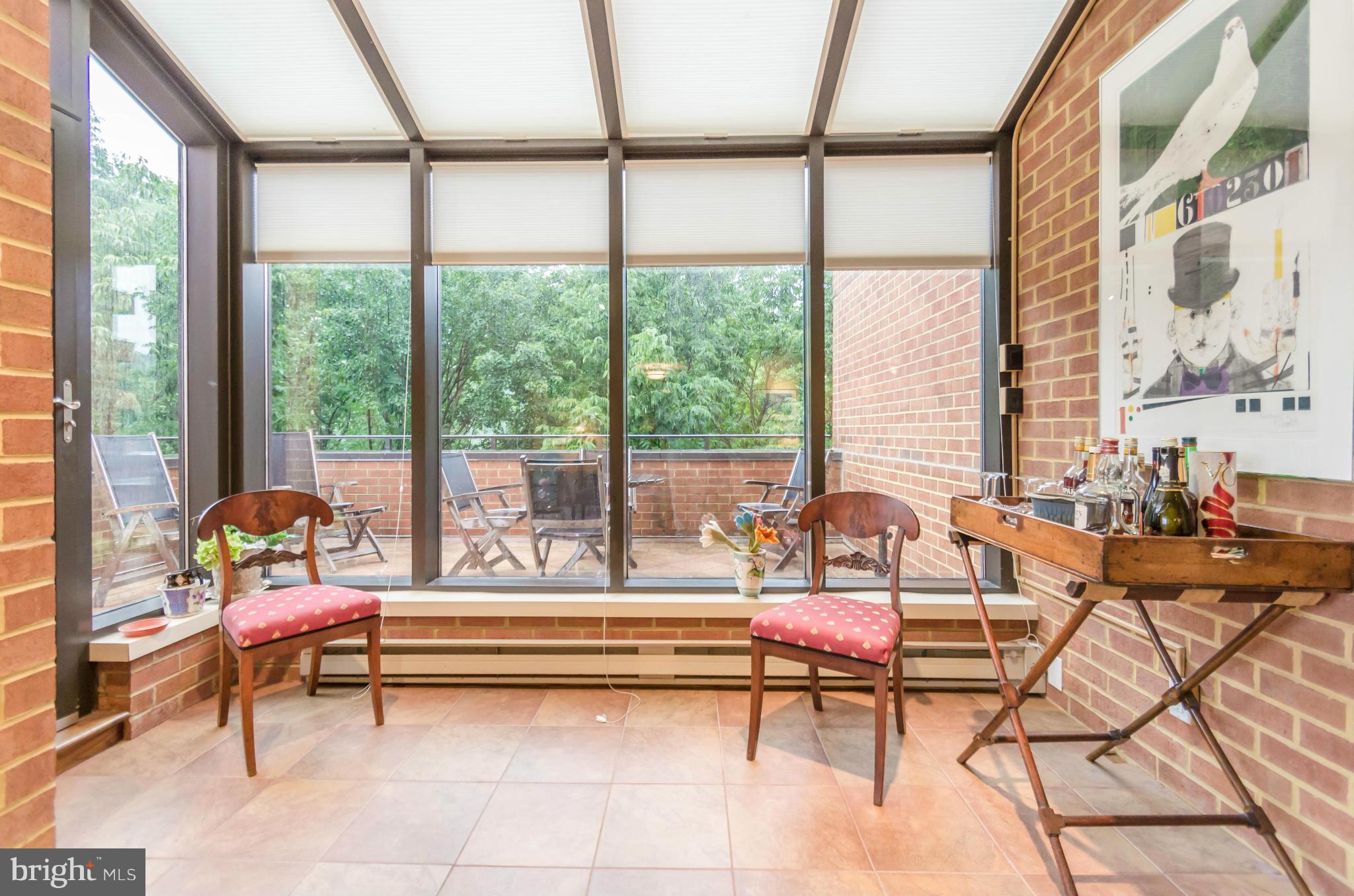 HARPER HOUSE CONDOMINIUMS - Residential